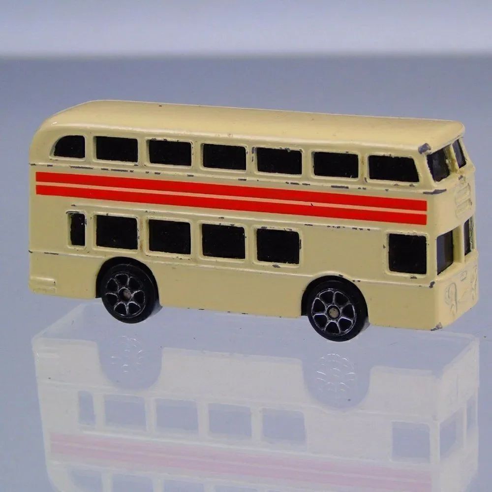 Vintage Maisto Daimler Double Decker Bus Diecast Toy Car